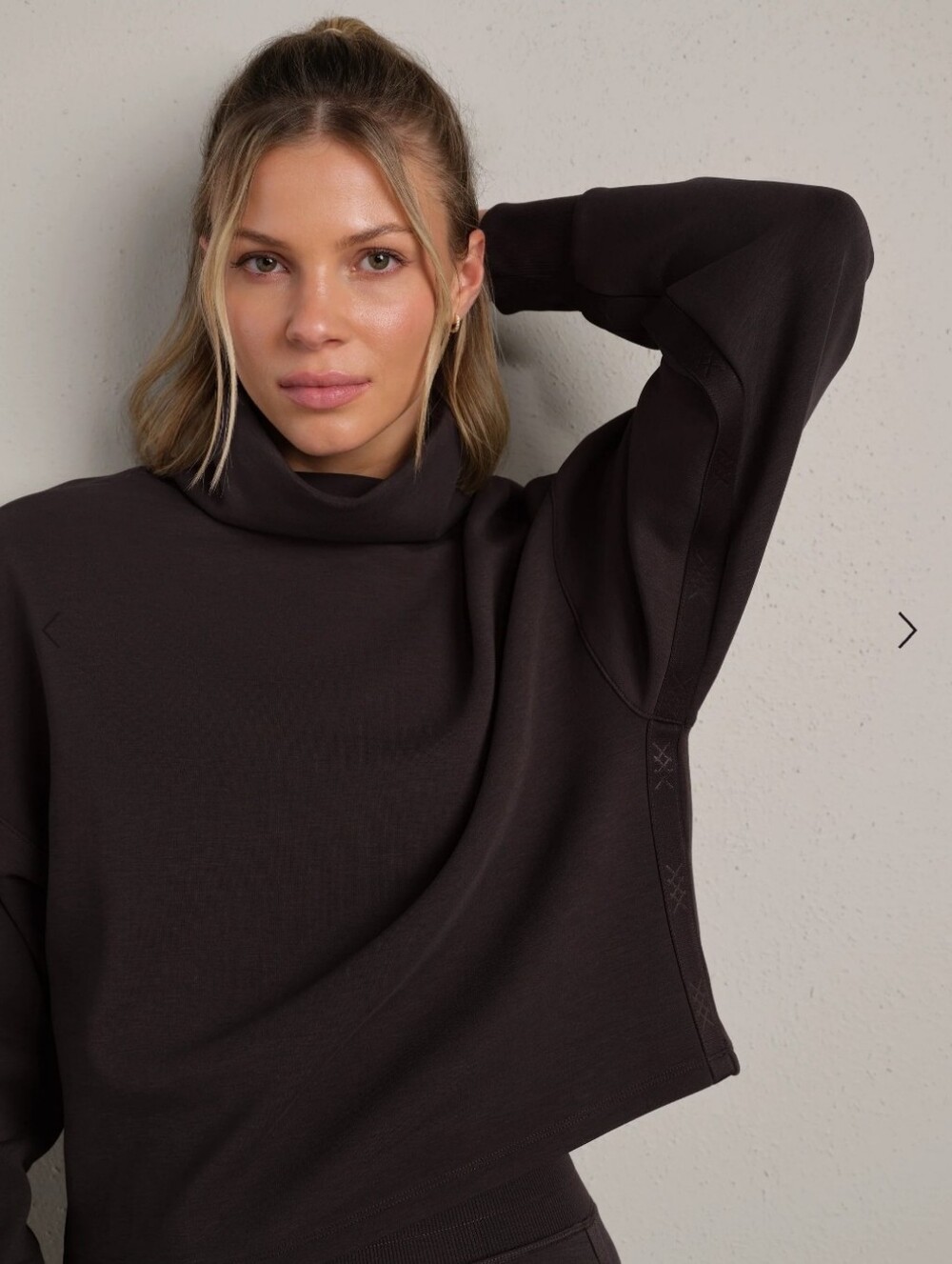 Rhone DreamGlow Mock Neck size Large